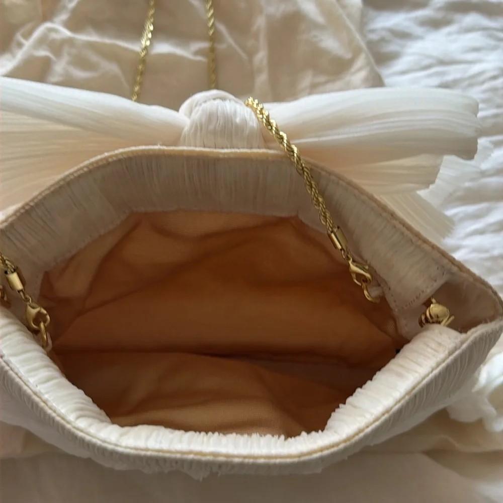 Rayne Pearl Bow Clutch